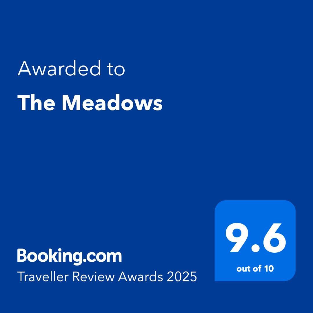 לינה וארוחת בוקר ורקלה The Meadows מראה חיצוני תמונה